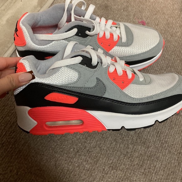 Nike Air Max - Picture 2 of 3